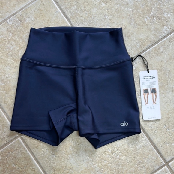 Alo High-waisted Airlift shorts - True Navy - Picture 1 of 4
